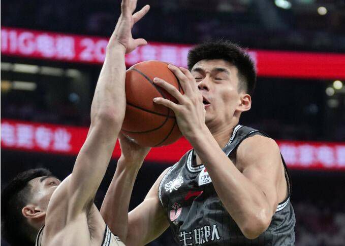 而国米正在考虑冬季引进穆里尔，他们希望能够补强锋线位置，避免劳塔罗和小图拉姆连续作战太过疲劳。